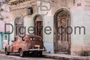 عکس با کیفیت محله قدیمی و ماشین قدیمی