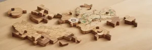 دانلود عکس با کیفیت پازل چوبی با طرح نقشه